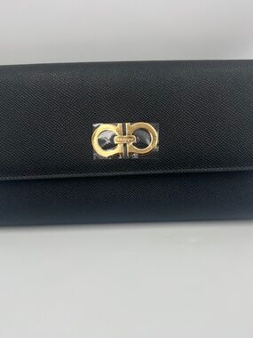 New Ferragamo Gancini WOC in Black